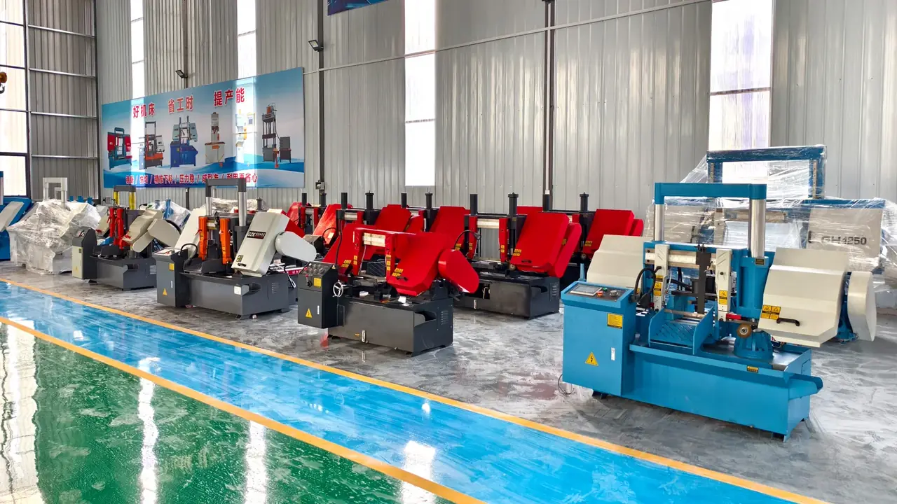 Dãy máy cưa vòng trong xưởng sản xuất Luban Industrial